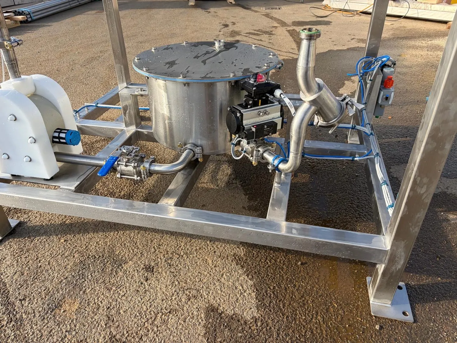 ULTRA Engineering — Bespoke IBC tipper frame